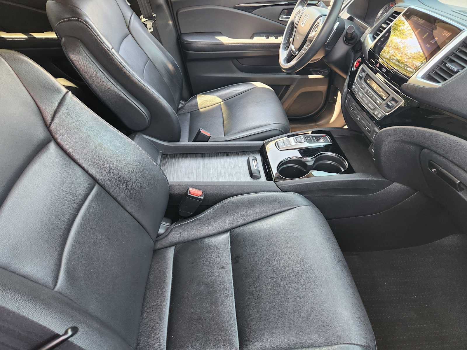 Used 2017 Honda Pilot Touring image 13