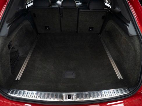 Used 2019 Bentley Bentayga V8 image 62