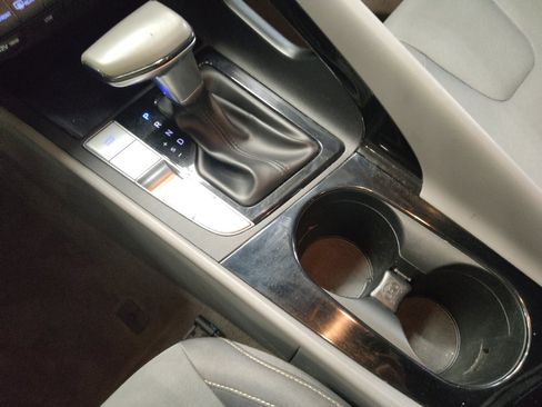 Used 2021 Hyundai Elantra SEL w/ Convenience Package image 26