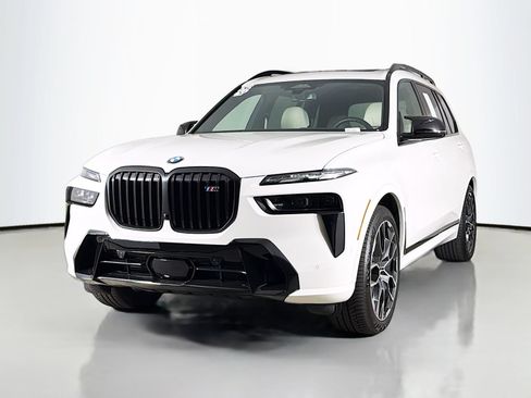 Used 2026 BMW X7 M60i w/ Executive Package AWD/4WD image 3