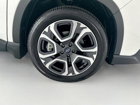 Used 2023 Subaru Ascent Limited AWD/4WD image 30