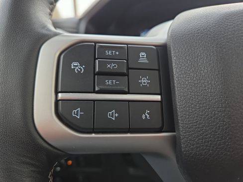 Used 2024 Ford Expedition Limited image 19