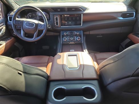 Used 2023 GMC Yukon Denali Ultimate image 15