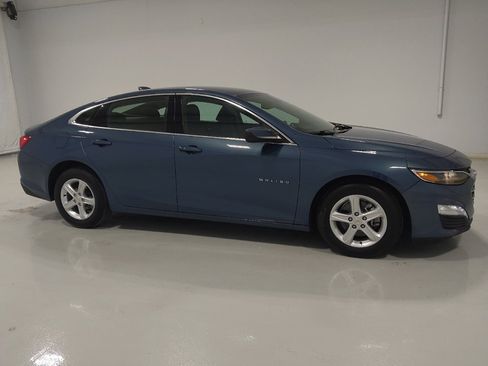 Used 2024 Chevrolet Malibu LT FWD image 11