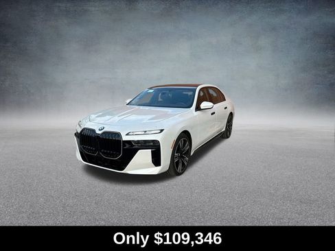 Used 2025 BMW 760i xDrive w/ Executive Package image 4