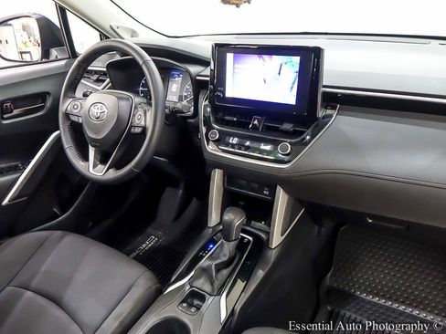 Used 2024 Toyota Corolla Cross LE w/ Moonroof Package FWD image 32