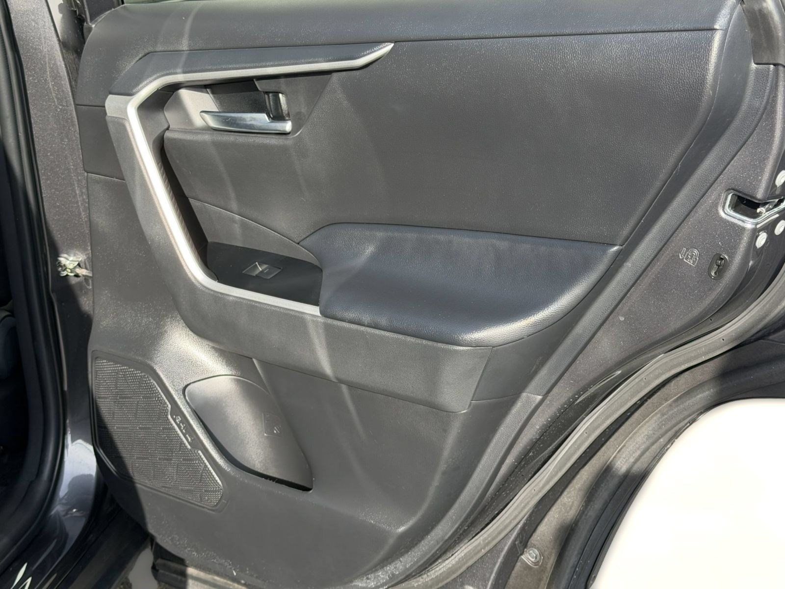 Used 2023 Toyota RAV4 XLE w/ Convenience Package FWD image 31