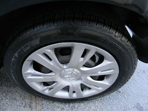 Used 2011 MAZDA MAZDA2 Sport image 24