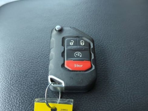 Used 2022 Jeep Gladiator Overland w/ Popular Equipment Package image 18