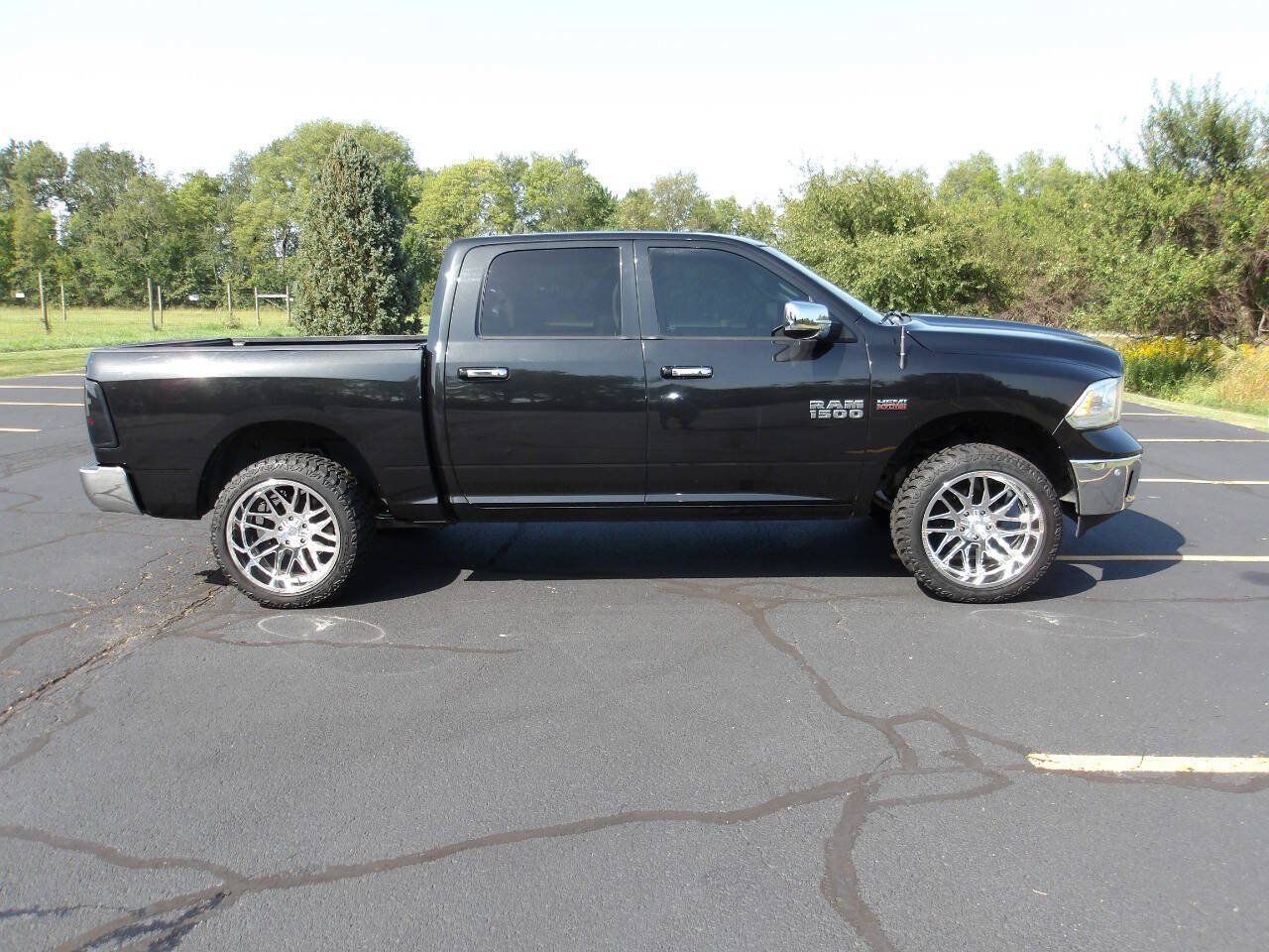 Used 2016 RAM 1500 Laramie w/ Convenience Group AWD/4WD image 2