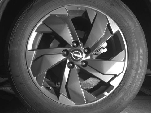 Used 2025 Nissan Rogue SV FWD image 14
