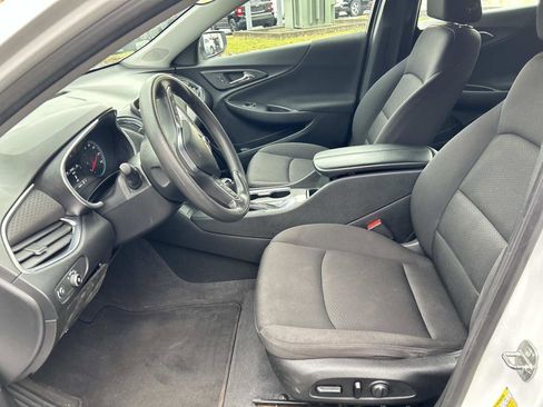 Used 2019 Chevrolet Malibu LT image 13
