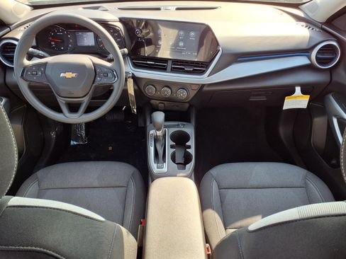 New 2026 Chevrolet Trax LS w/ LS Convenience Package FWD image 10