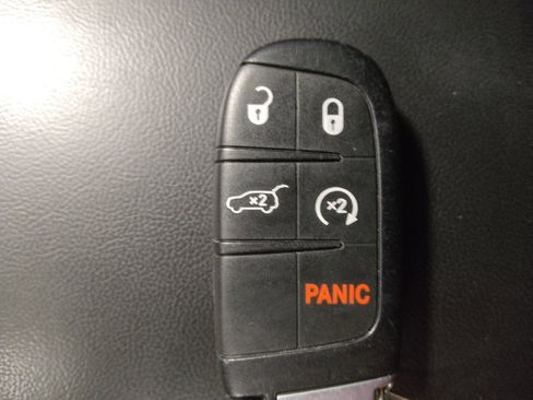 Used 2021 Jeep Grand Cherokee Trailhawk AWD/4WD image 32