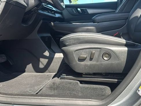 Used 2025 Buick Enclave Preferred FWD image 13