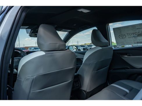 Used 2026 Toyota Camry SE image 12