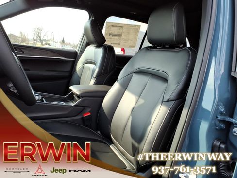New 2026 Jeep Grand Cherokee Limited AWD/4WD image 9