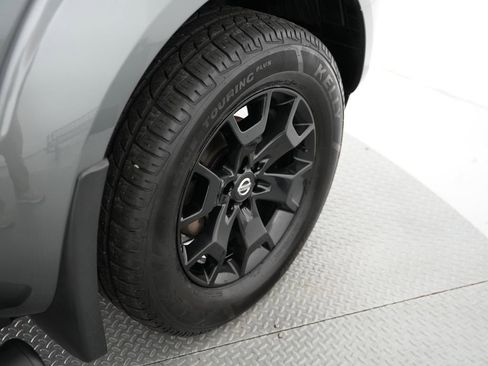 Used 2021 Nissan Frontier SV w/ Midnight Edition Floor Mats image 51