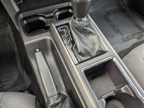 Used 2016 Toyota Tacoma TRD Off-Road image 16