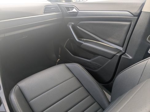 Used 2024 Volkswagen Jetta SE FWD image 19