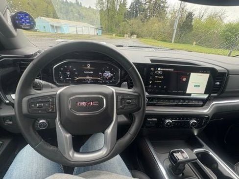 Used 2024 GMC Sierra 1500 SLT w/ SLT Premium Plus Package AWD/4WD image 17