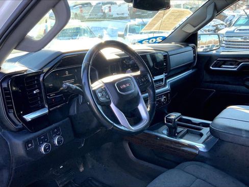 Used 2024 GMC Sierra 1500 Elevation image 13