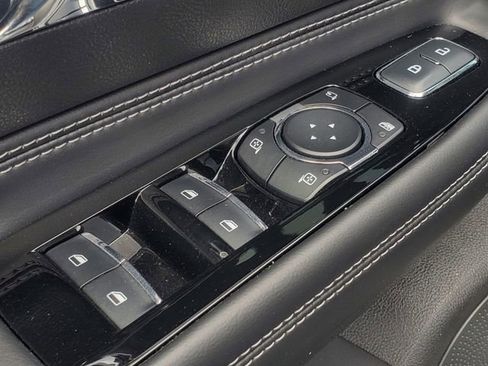 Certified 2024 Lincoln Corsair AWD w/ Equipment Group 101A image 9