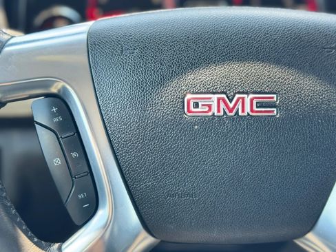 Used 2016 GMC Acadia SLE image 17