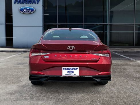 Used 2023 Hyundai Elantra Limited w/ Cargo Package FWD image 5