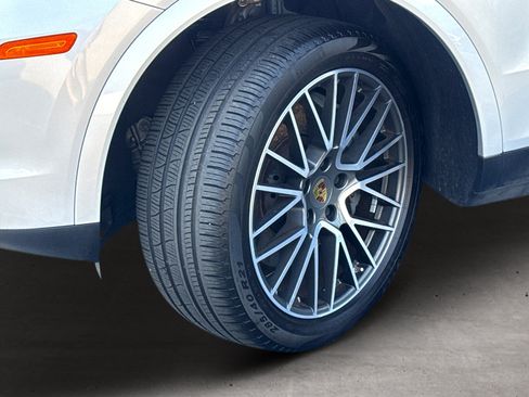 Used 2019 Porsche Cayenne S AWD/4WD image 23
