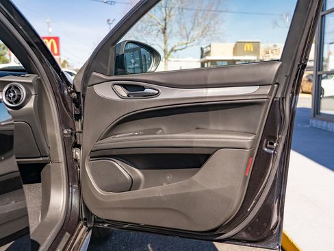 New 2025 Alfa Romeo Stelvio Sprint w/ Veloce Package AWD/4WD image 20