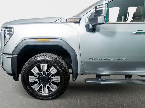 Used 2025 GMC Sierra 3500 Denali w/ Denali Reserve Package AWD/4WD image 17