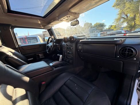 Used 2005 HUMMER H2 SUT w/ Preferred Equipment Group AWD/4WD image 18