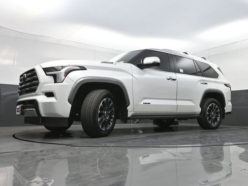 Used 2024 Toyota Sequoia Limited RWD image 30