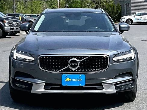 Used 2019 Volvo V90 T5 Cross Country AWD/4WD image 2