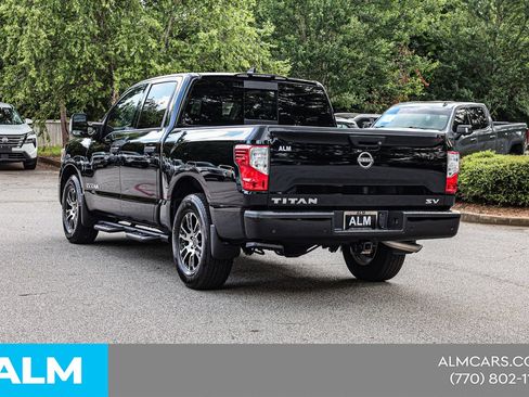 Used 2024 Nissan Titan SV w/ SV Convenience Package RWD image 8