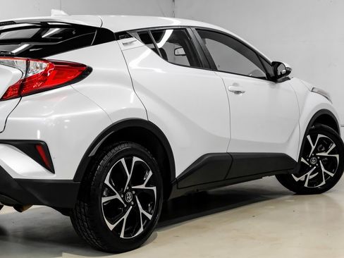 Used 2019 Toyota C-HR XLE image 13