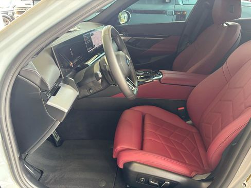 Used 2026 BMW 530i w/ M Sport Package RWD image 14
