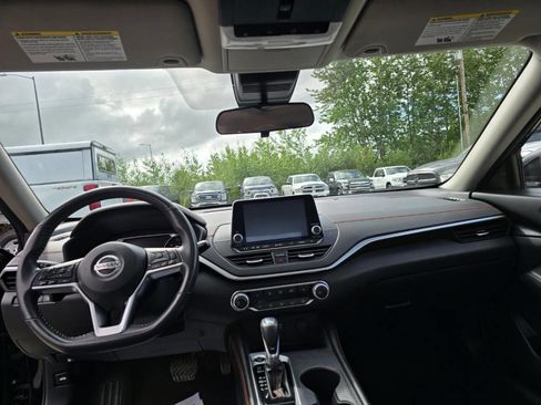 Used 2022 Nissan Altima 2.5 SR w/ Midnight Edition Package image 6