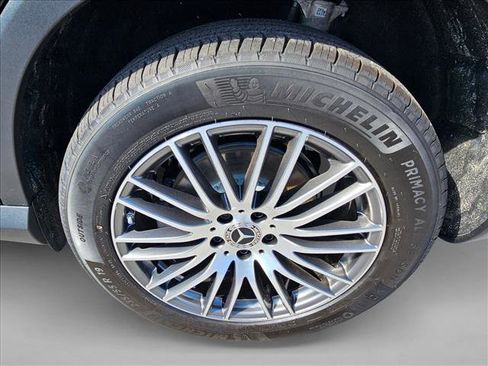 Used 2025 Mercedes-Benz GLC 300 image 9