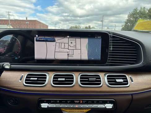 New 2026 Mercedes-Benz GLS 450 4MATIC image 34