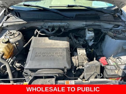 Used 2011 Ford Escape Limited w/ 302A Rapid Spec Order Code FWD image 10
