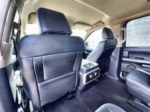 Used 2024 Ford Expedition XLT image 12