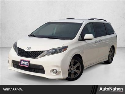 Used 2017 Toyota Sienna SE