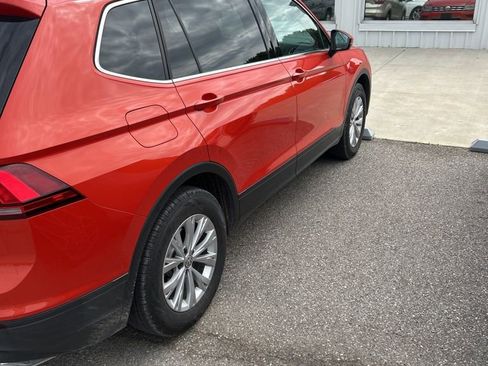 Used 2019 Volkswagen Tiguan SE AWD/4WD image 3