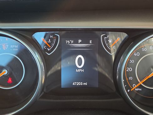 Used 2018 Jeep Wrangler Unlimited Sport S AWD/4WD image 7