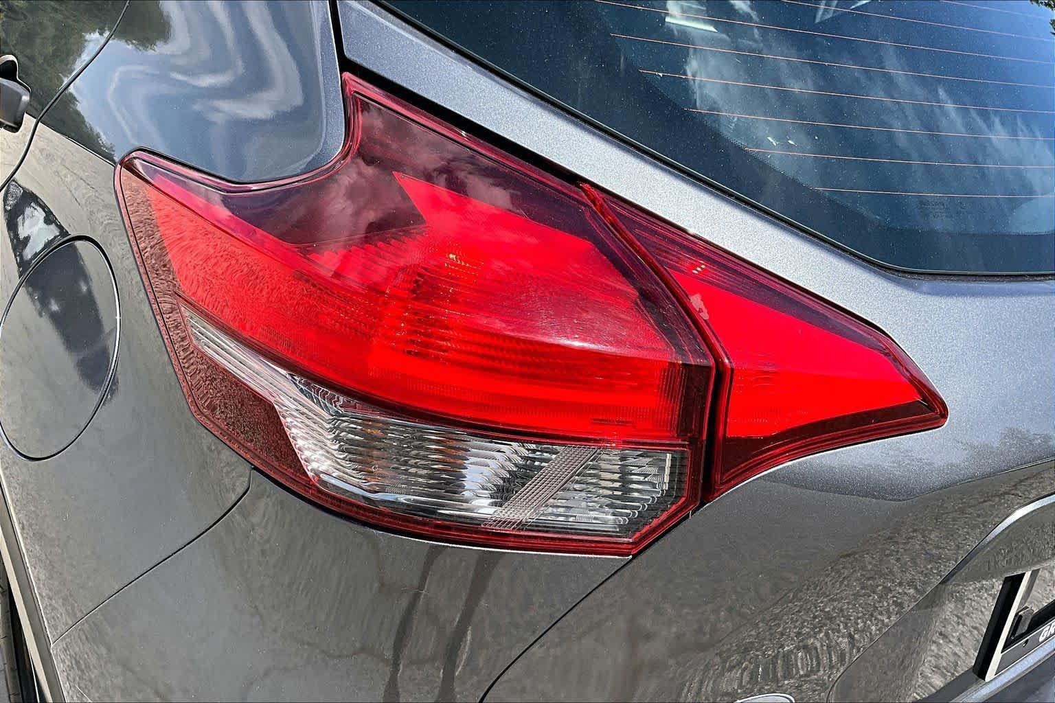 Used 2019 Nissan Kicks S FWD image 28