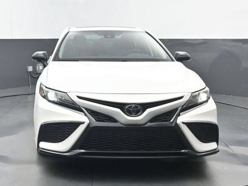 Used 2023 Toyota Camry SE FWD image 5
