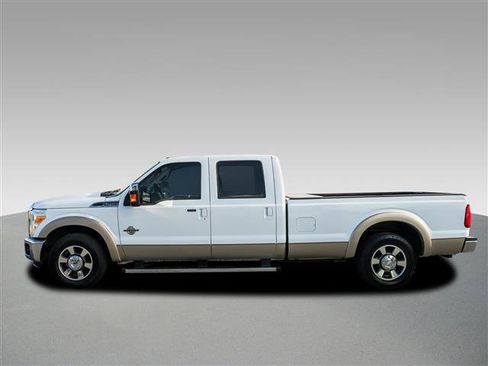 Used 2011 Ford F250 Lariat w/ Lariat Interior Pkg RWD image 2