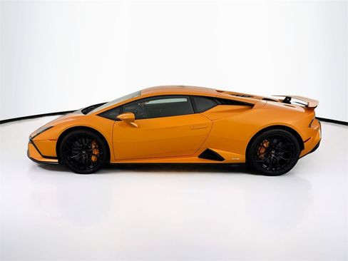 Used 2023 Lamborghini Huracan Tecnica image 8